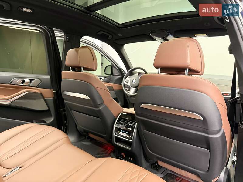 Внедорожник / Кроссовер BMW X7 2023 в Киеве
