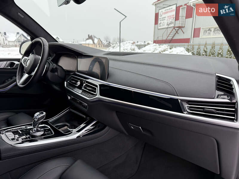 Внедорожник / Кроссовер BMW X7 2019 в Луцке