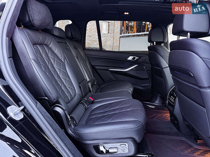 Внедорожник / Кроссовер BMW X7 2022 в Киеве