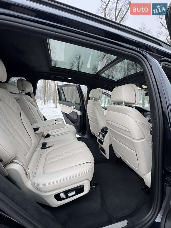 Внедорожник / Кроссовер BMW X7 2020 в Киеве