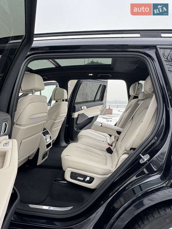 Внедорожник / Кроссовер BMW X7 2020 в Киеве