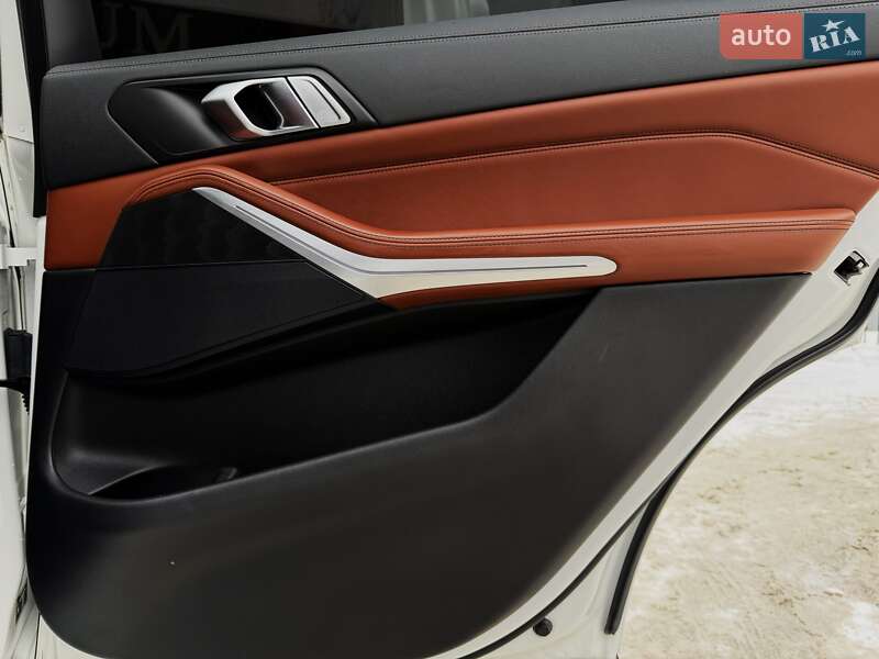 Внедорожник / Кроссовер BMW X7 2022 в Киеве