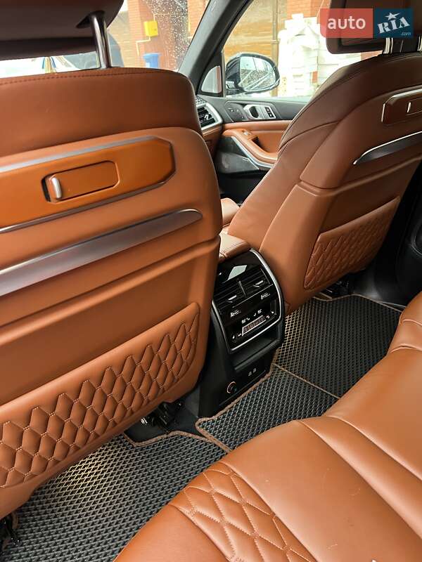 Внедорожник / Кроссовер BMW X7 2023 в Ужгороде