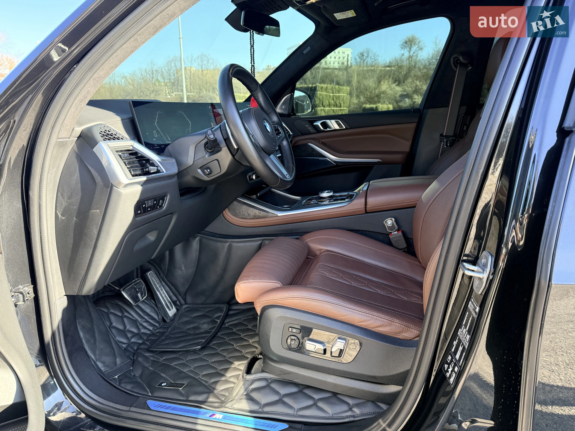 2023 BMW X7 - мініатюра 23