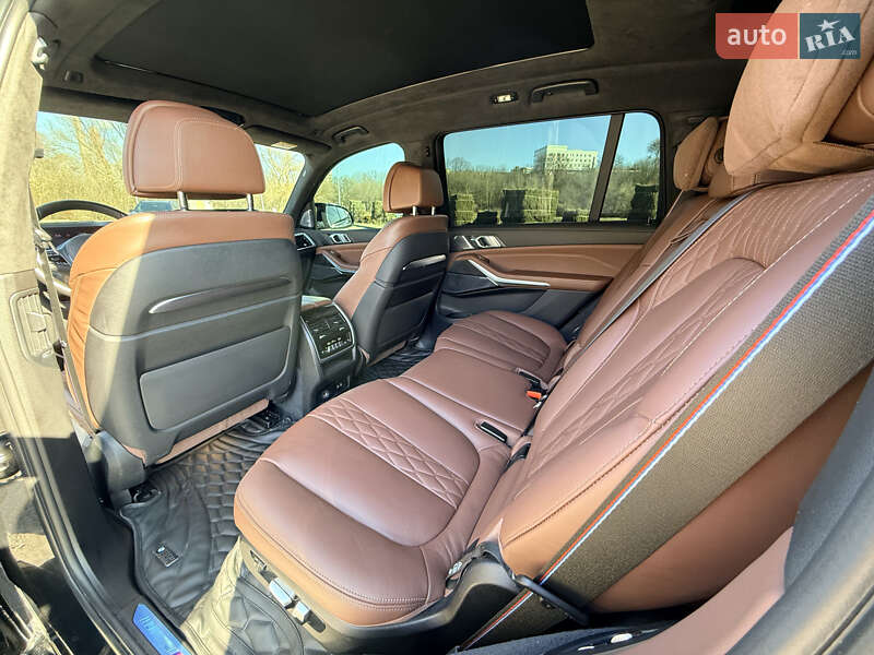 Позашляховик / Кросовер BMW X7 2023 в Дніпрі