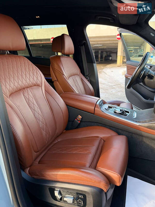 Позашляховик / Кросовер BMW X7 2024 в Києві