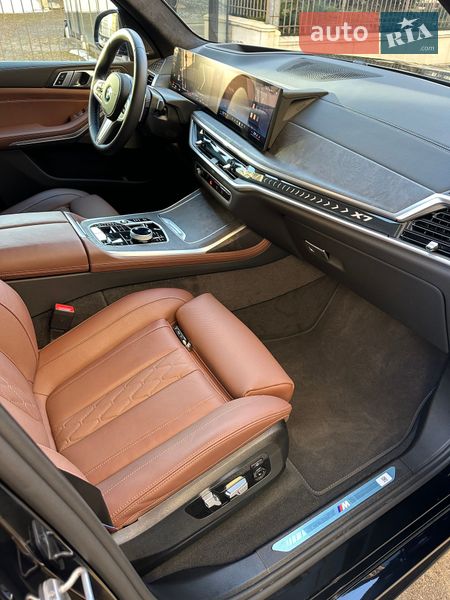 Внедорожник / Кроссовер BMW X7 2025 в Киеве