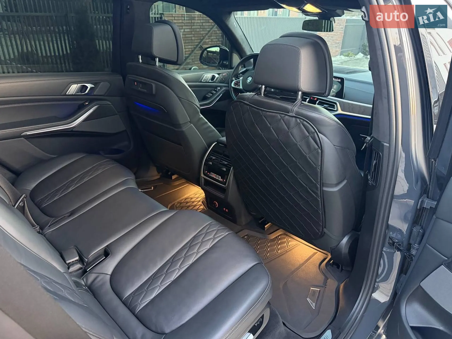 2021 BMW X7 - мініатюра 38