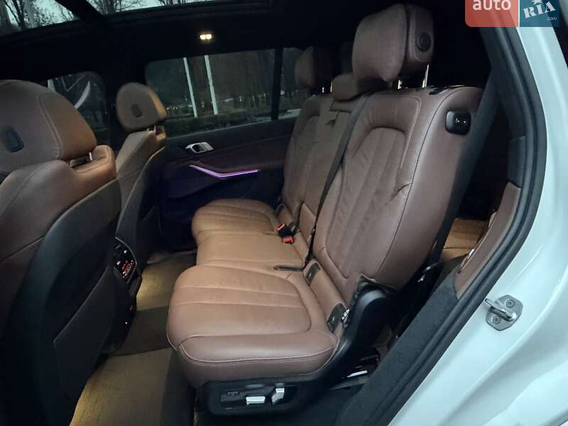 Позашляховик / Кросовер BMW X7 2022 в Києві