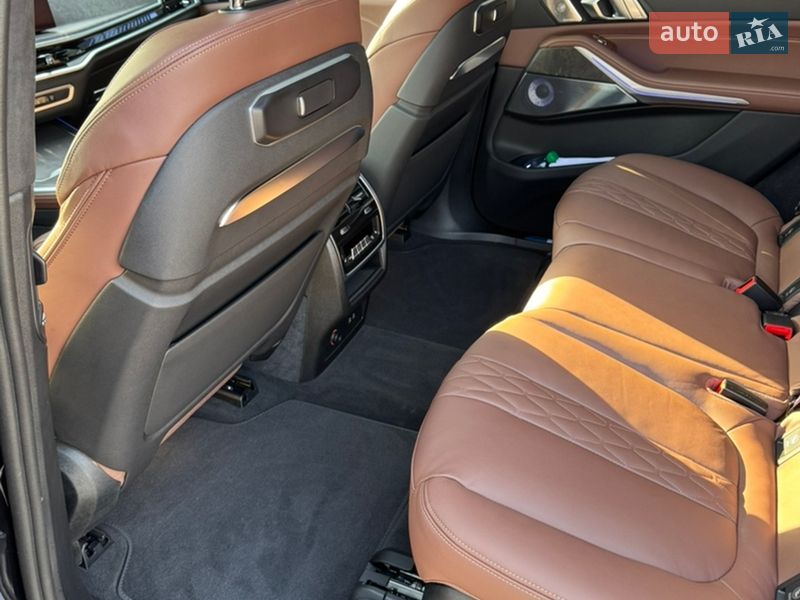 Позашляховик / Кросовер BMW X7 2024 в Києві