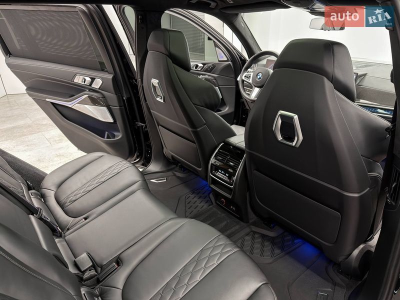 Внедорожник / Кроссовер BMW X7 2024 в Киеве