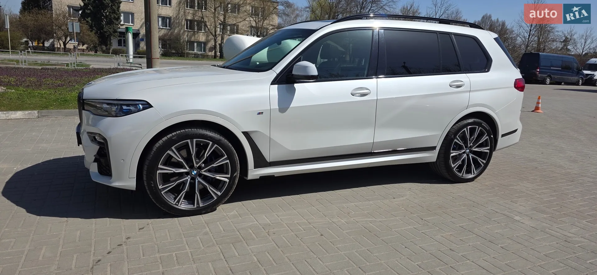 2021 BMW X7 - мініатюра 159