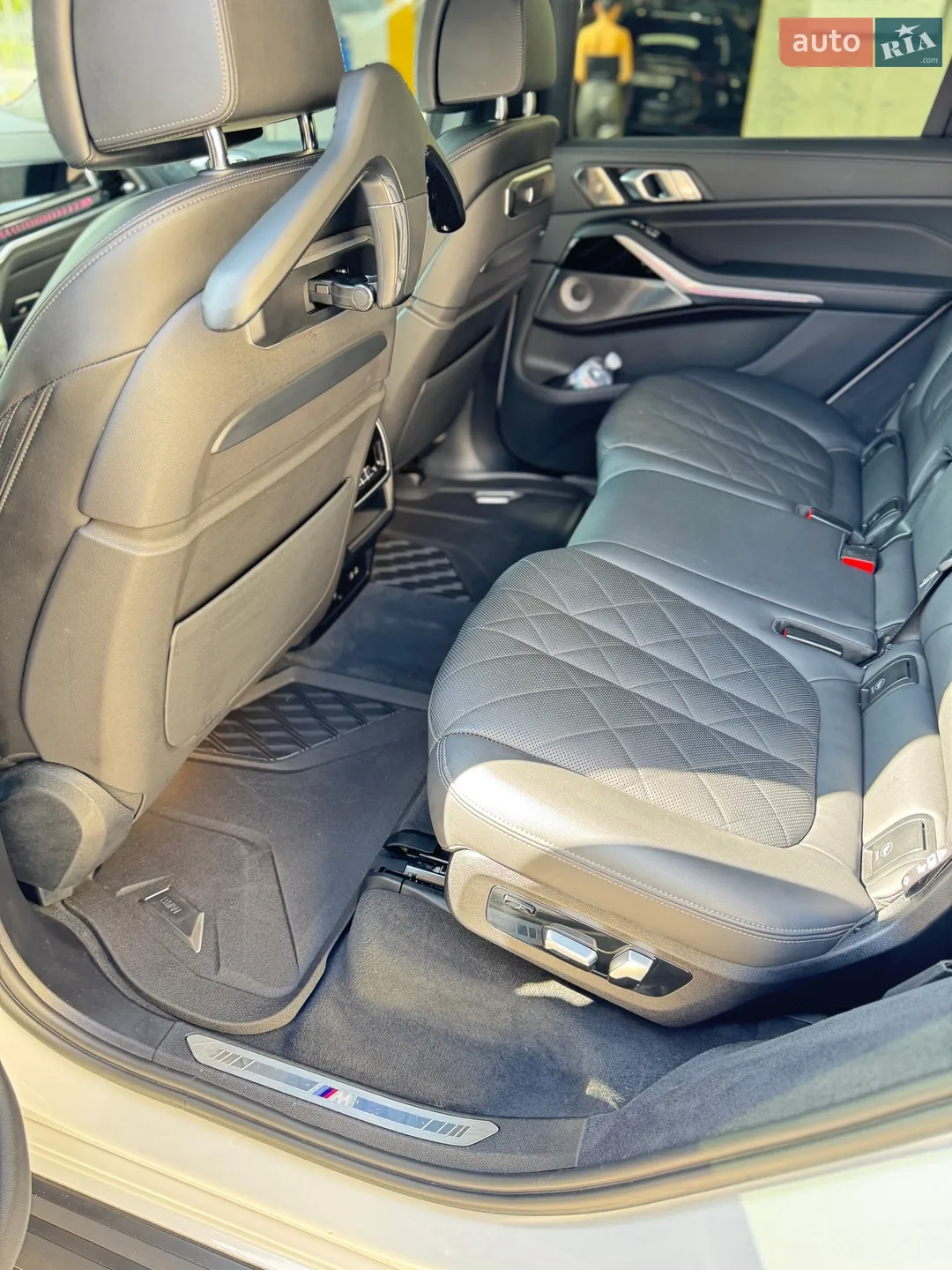 2022 BMW X7 - мініатюра 26