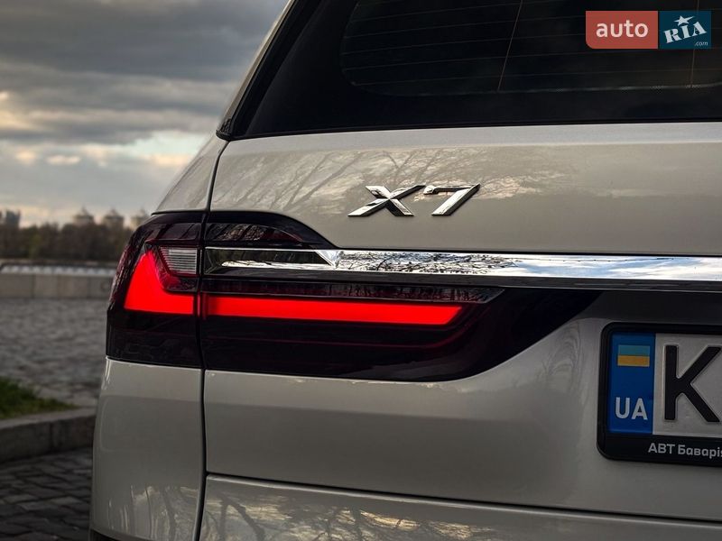 Внедорожник / Кроссовер BMW X7 2022 в Киеве