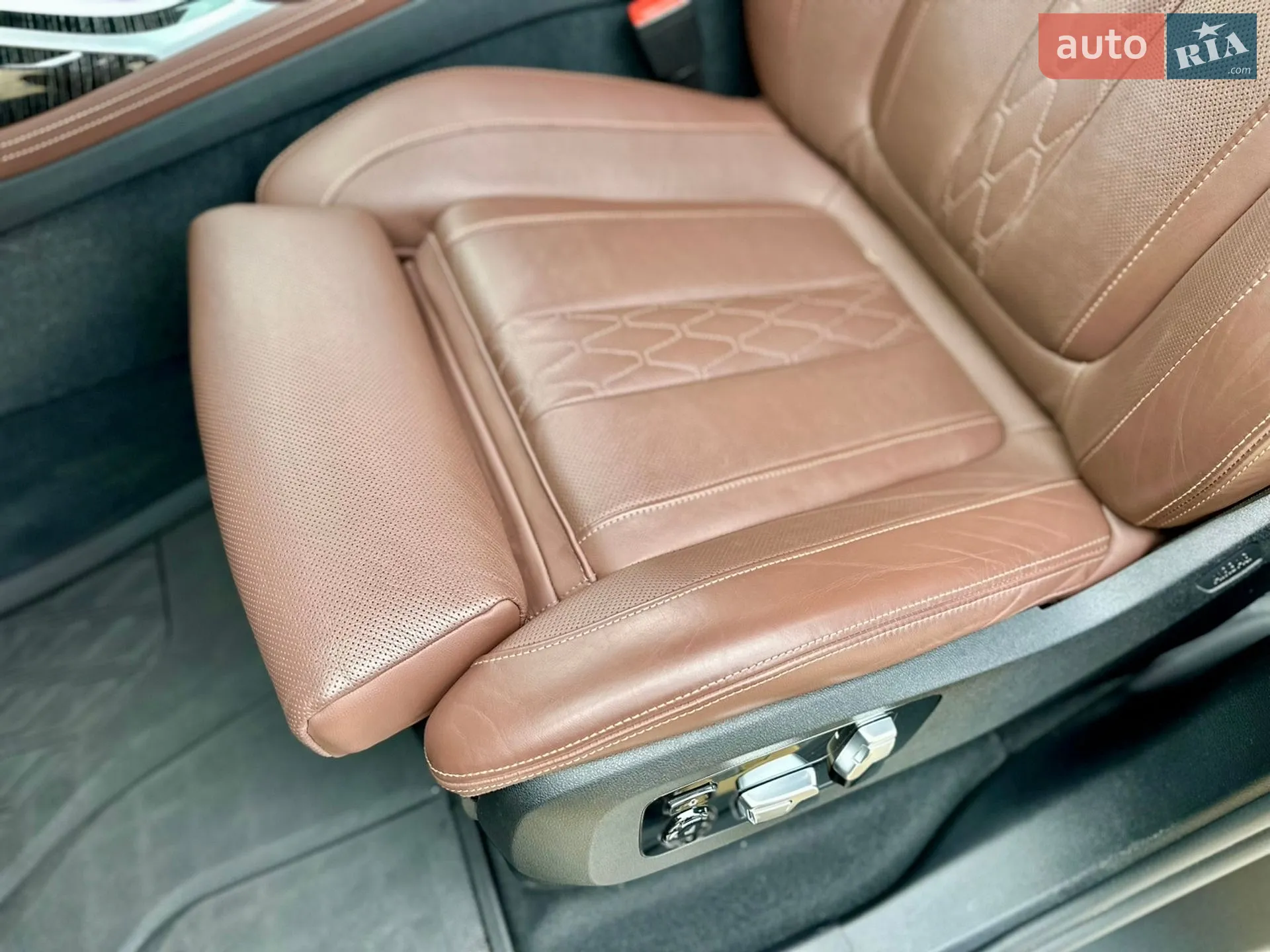 2022 BMW X7 - мініатюра 43