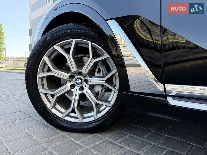 Внедорожник / Кроссовер BMW X7 2021 в Одессе