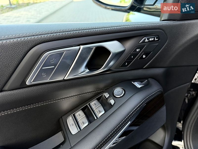 Внедорожник / Кроссовер BMW X7 2021 в Одессе