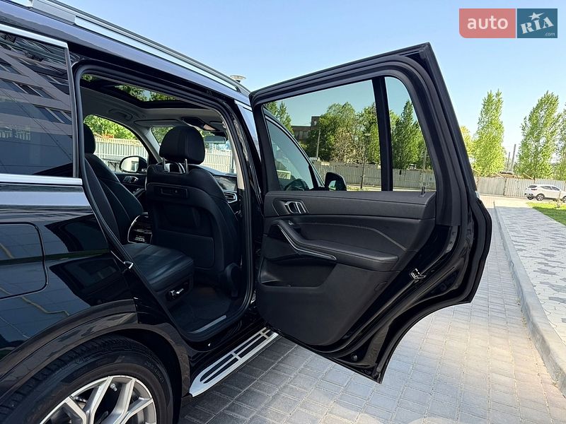 Внедорожник / Кроссовер BMW X7 2021 в Одессе