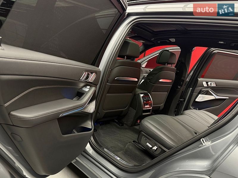 Внедорожник / Кроссовер BMW X7 2023 в Киеве