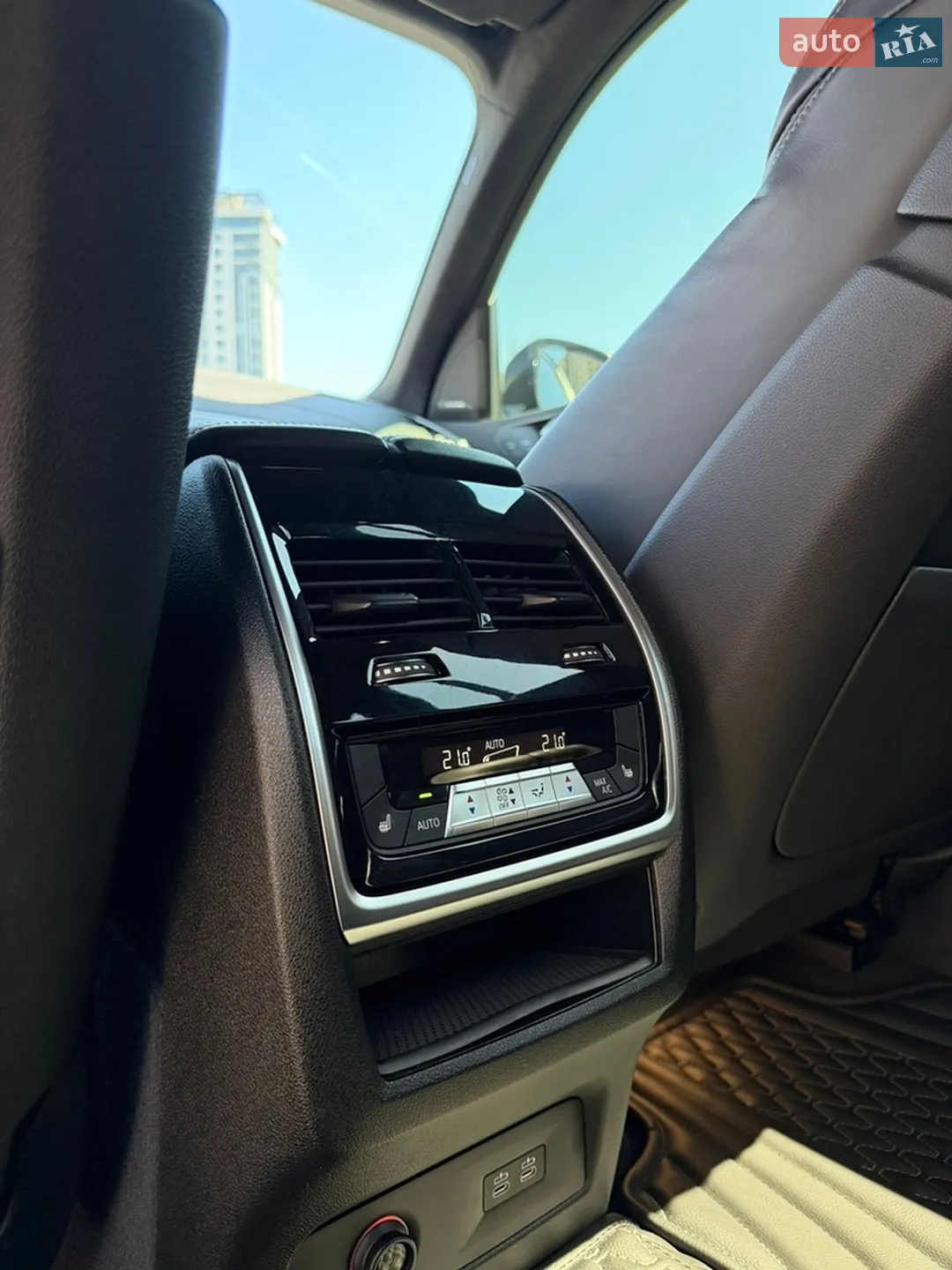 2020 BMW X7 - мініатюра 17