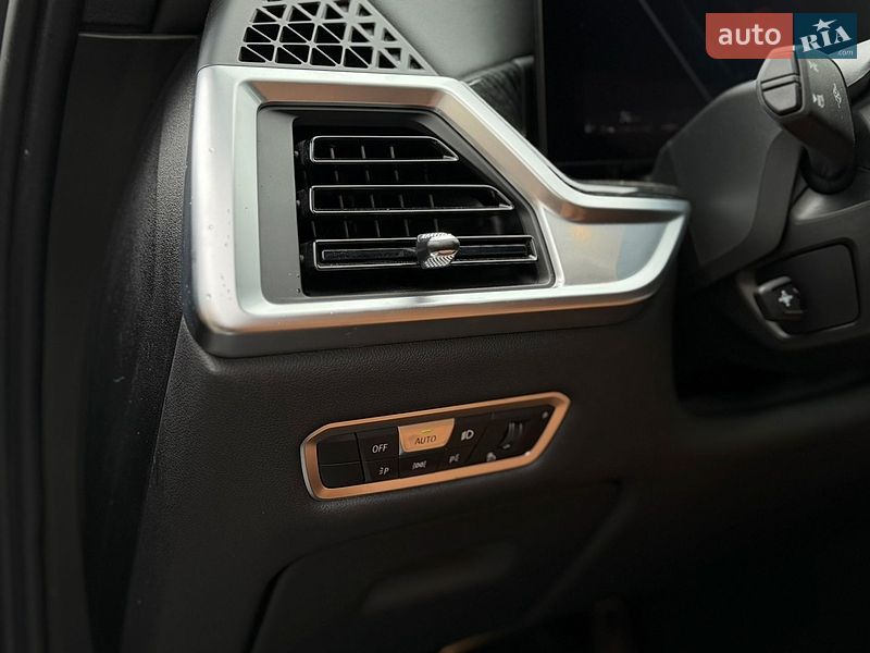 Внедорожник / Кроссовер BMW X7 2023 в Луцке