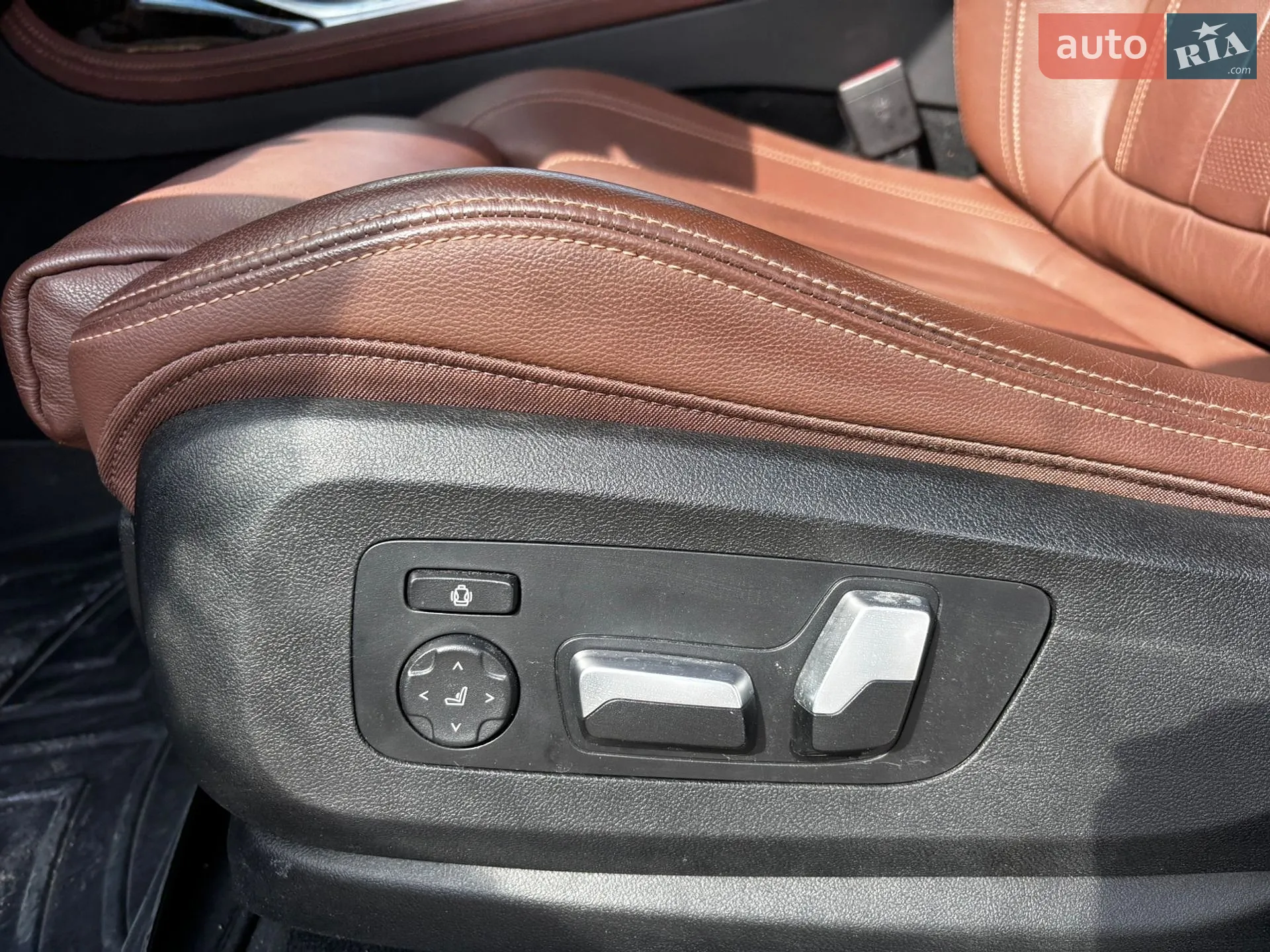 2020 BMW X7 - мініатюра 8