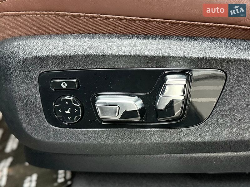 Внедорожник / Кроссовер BMW X7 2024 в Киеве
