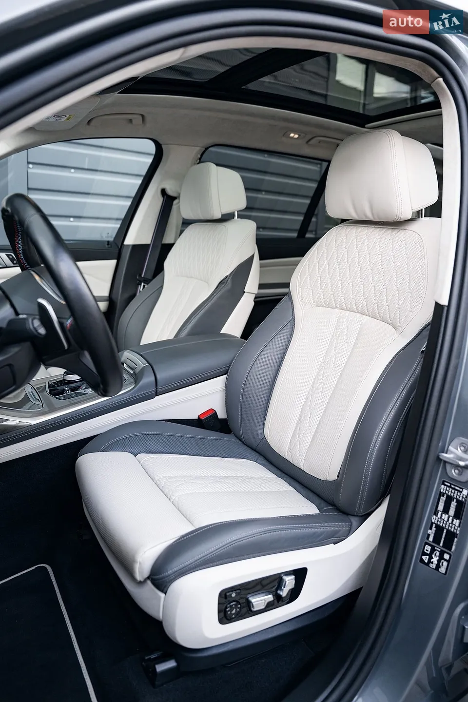 2023 BMW X7 - мініатюра 27