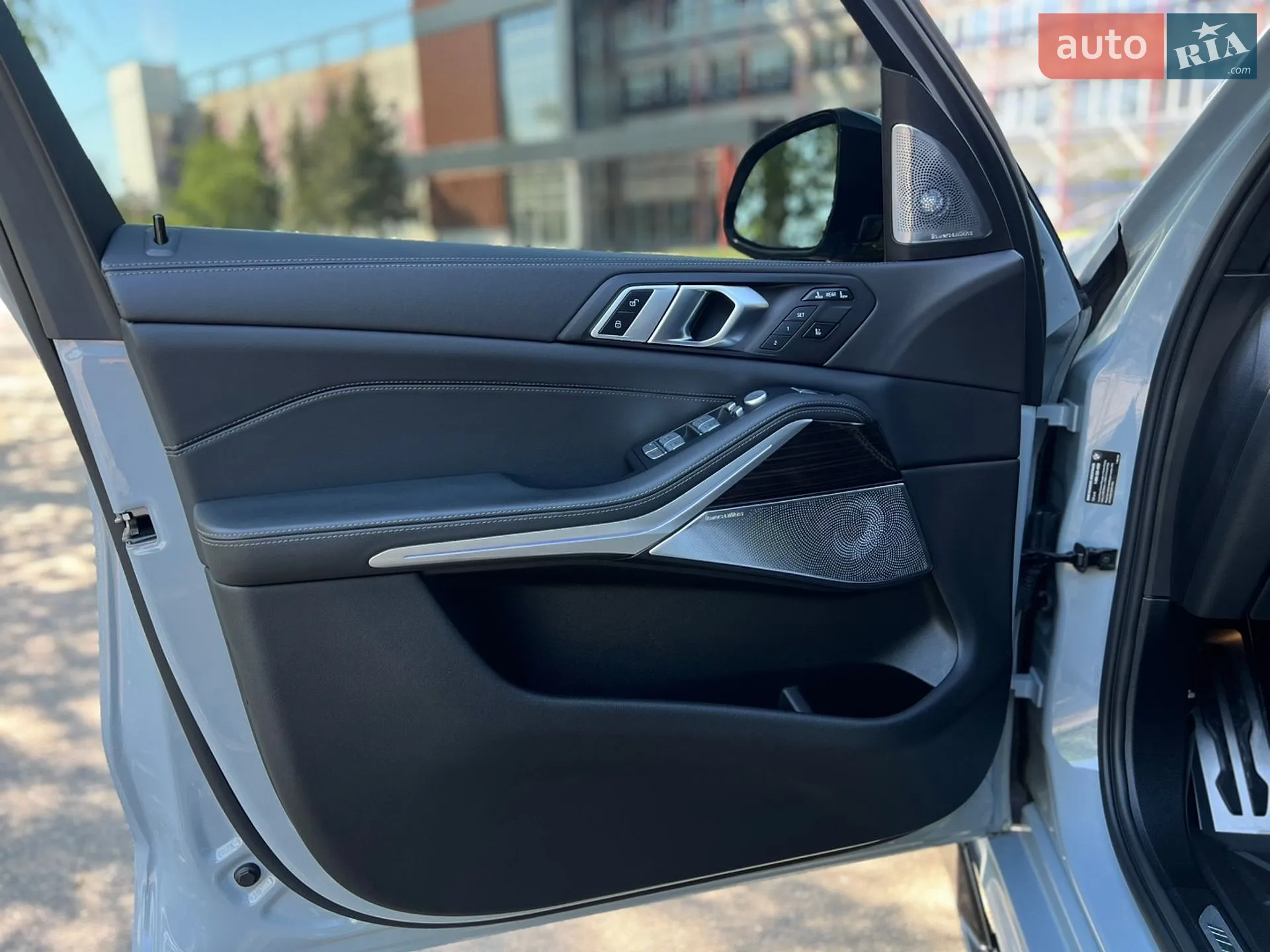 2023 BMW X7 - мініатюра 23