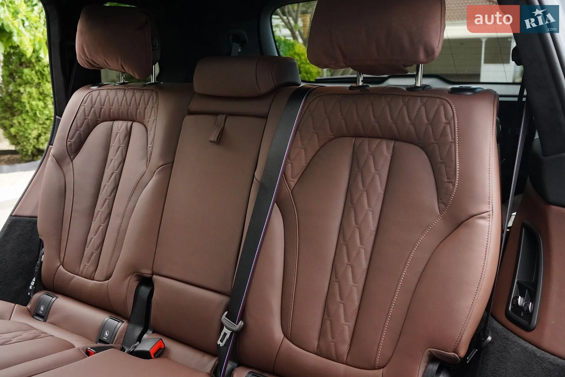 2025 BMW X7 - мініатюра 76