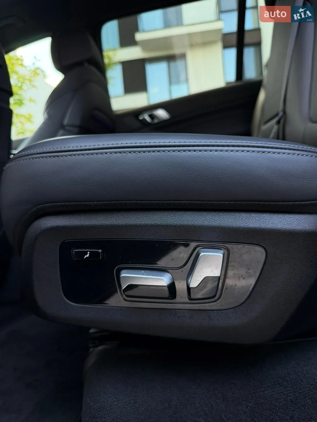 2021 BMW X7 - мініатюра 34