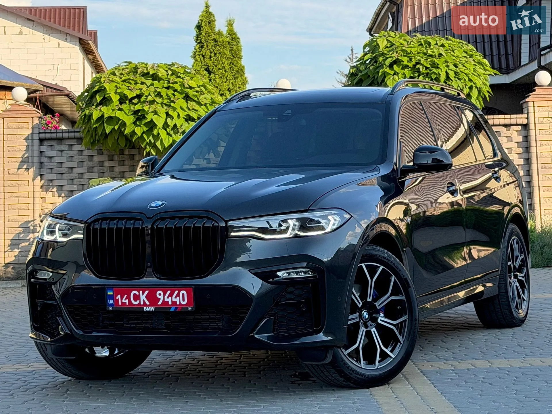 2022 BMW X7 - фото 1