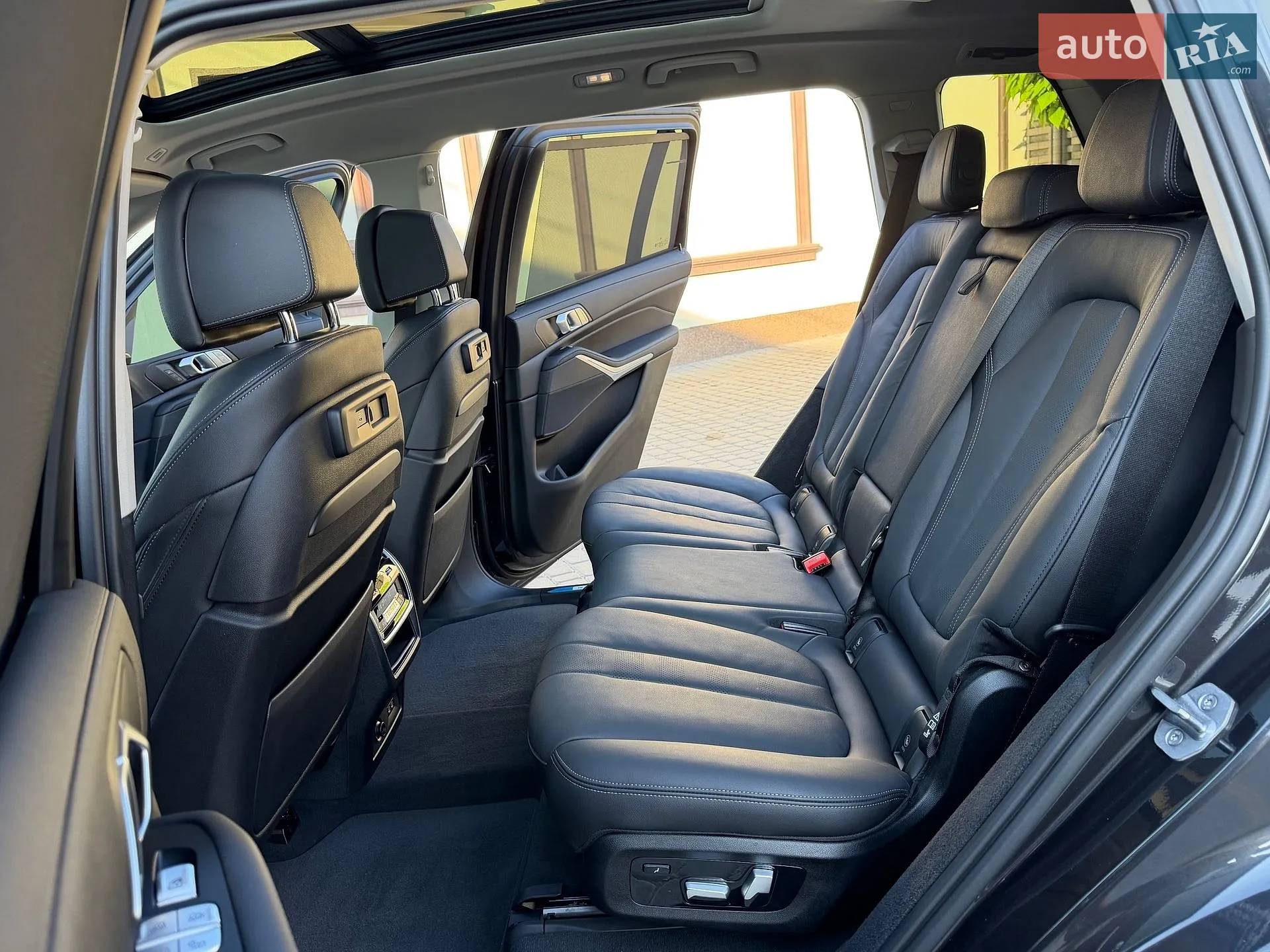 2022 BMW X7 - мініатюра 39