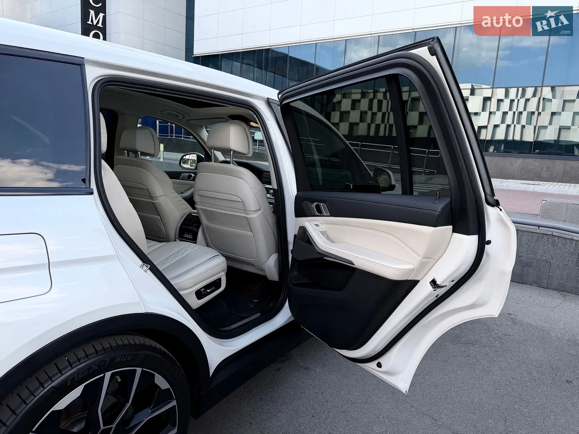 2019 BMW X7 - мініатюра 104
