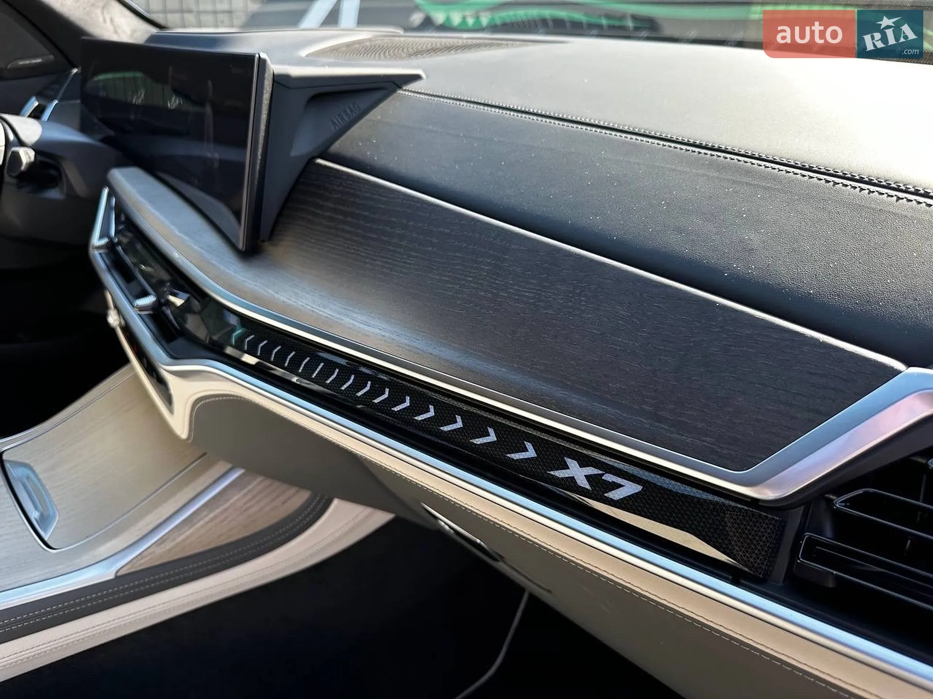 2023 BMW X7 - мініатюра 23