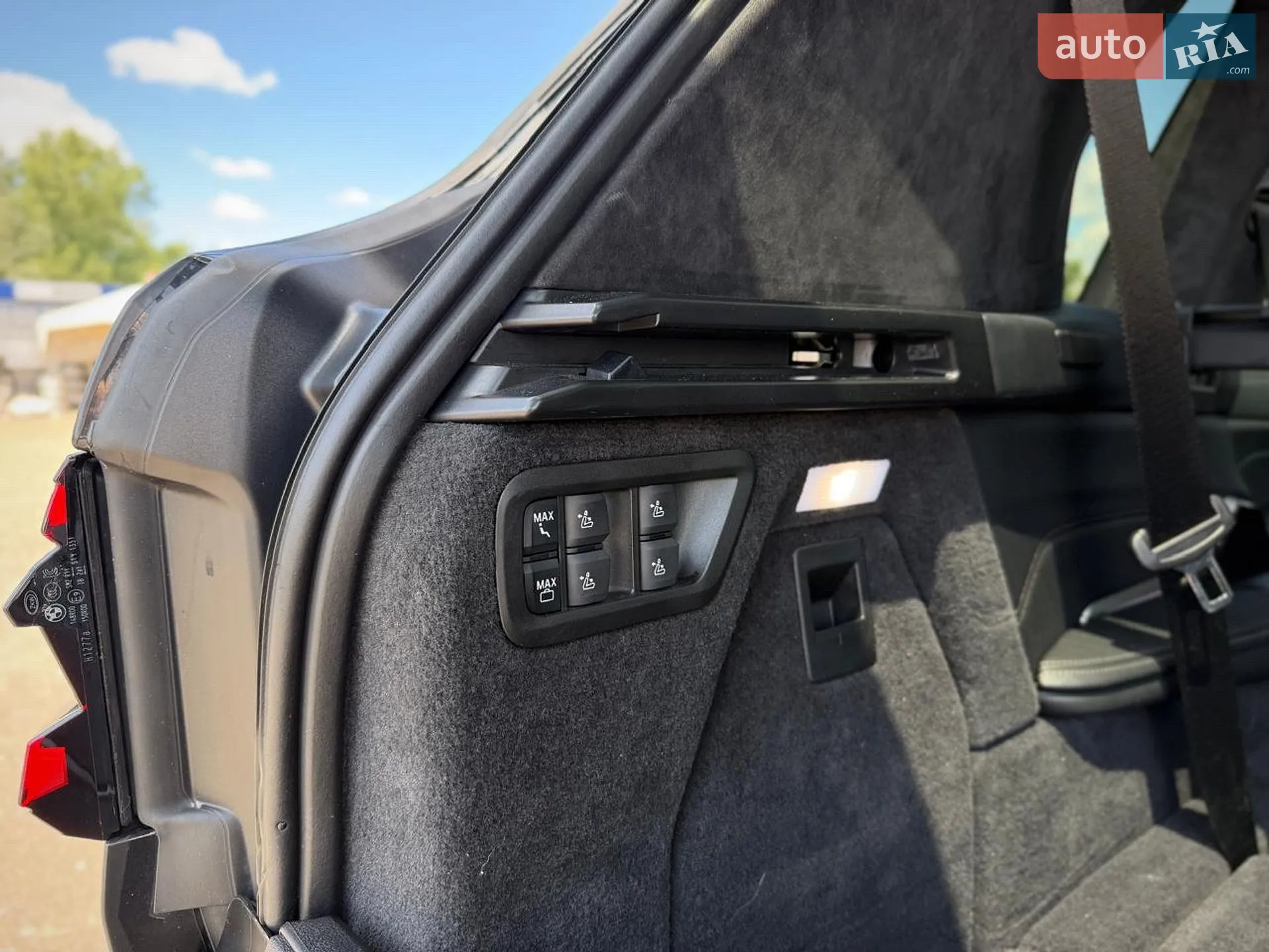 2025 BMW X7 - мініатюра 71