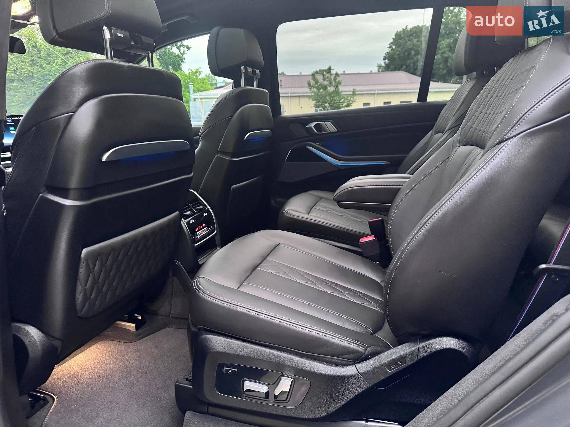 2023 BMW X7 - мініатюра 21