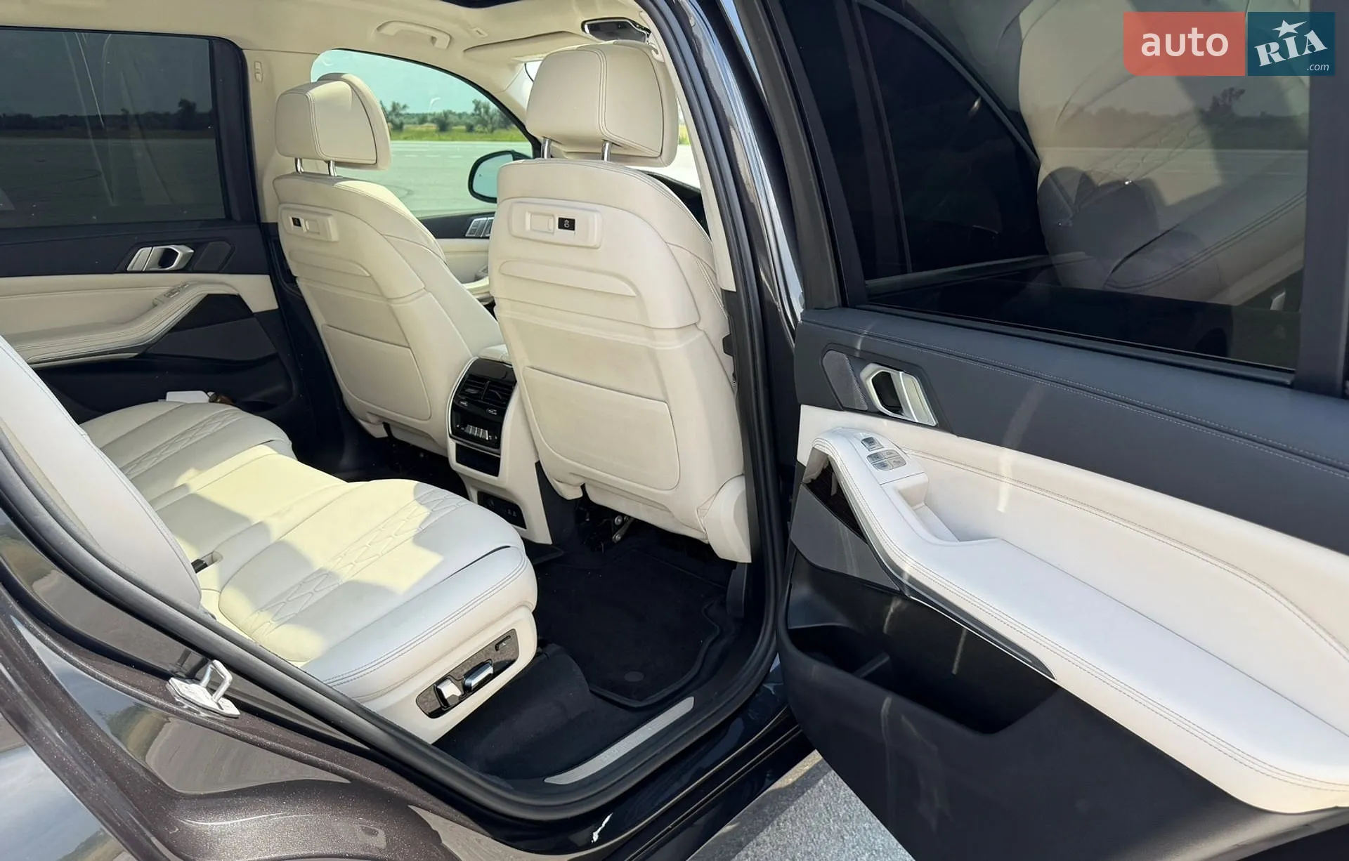 2020 BMW X7 - мініатюра 23