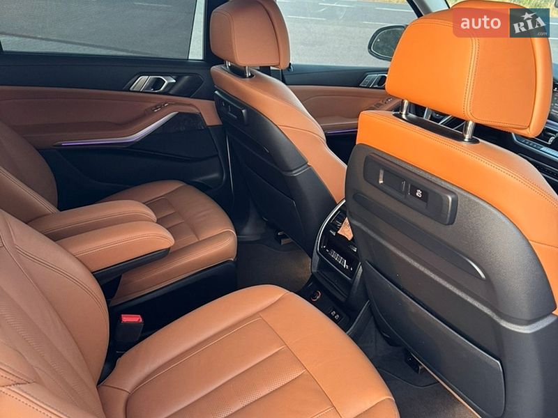 Внедорожник / Кроссовер BMW X7 2021 в Ивано-Франковске