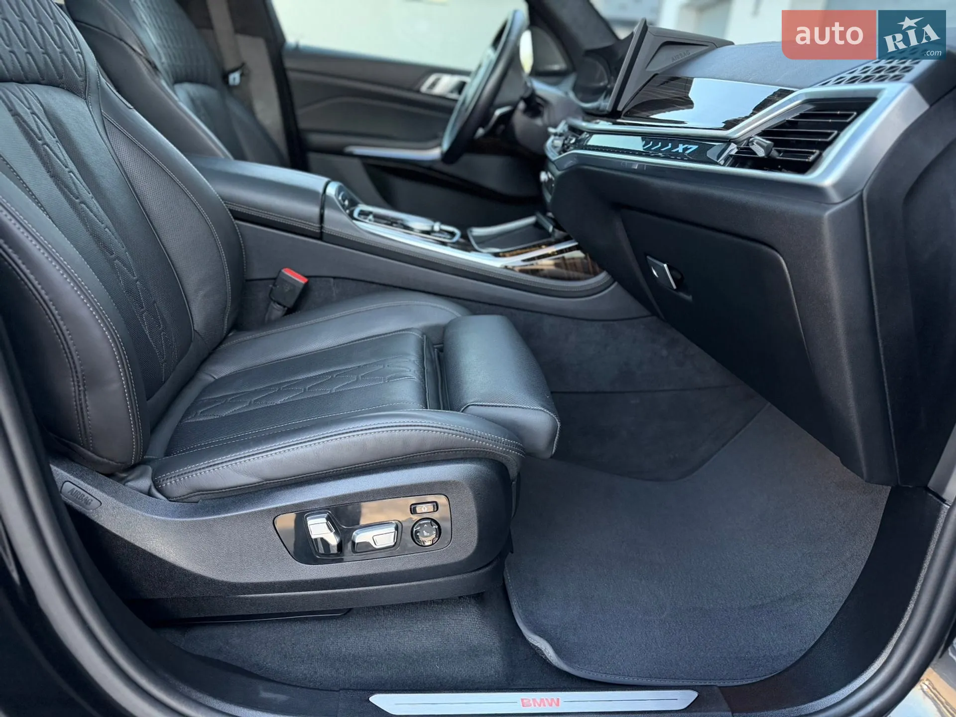 2024 BMW X7 - мініатюра 93