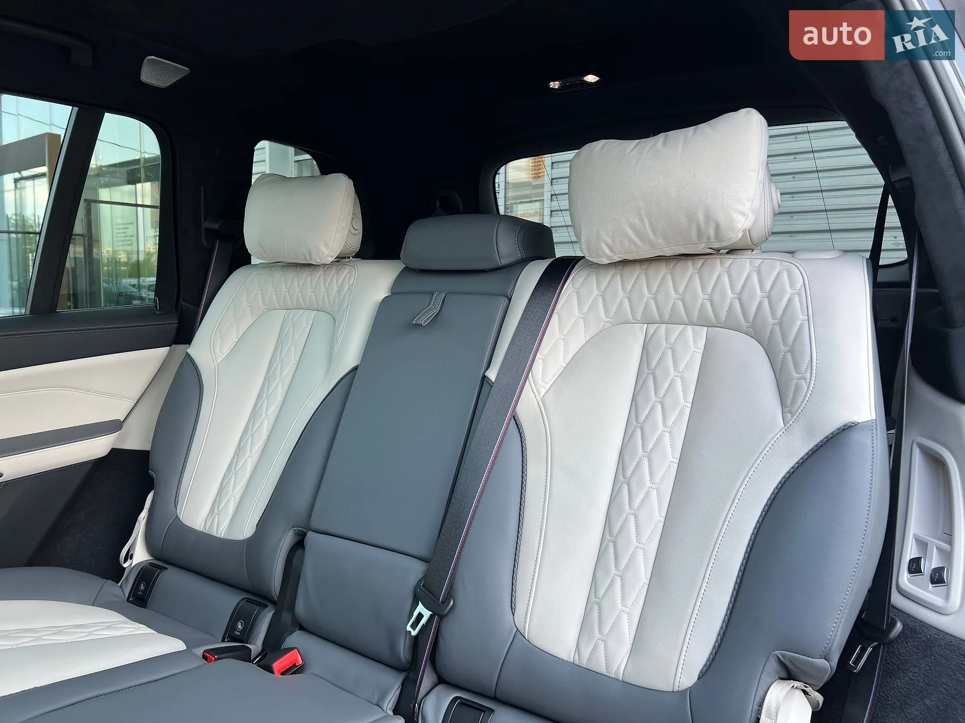2025 BMW X7 - мініатюра 27