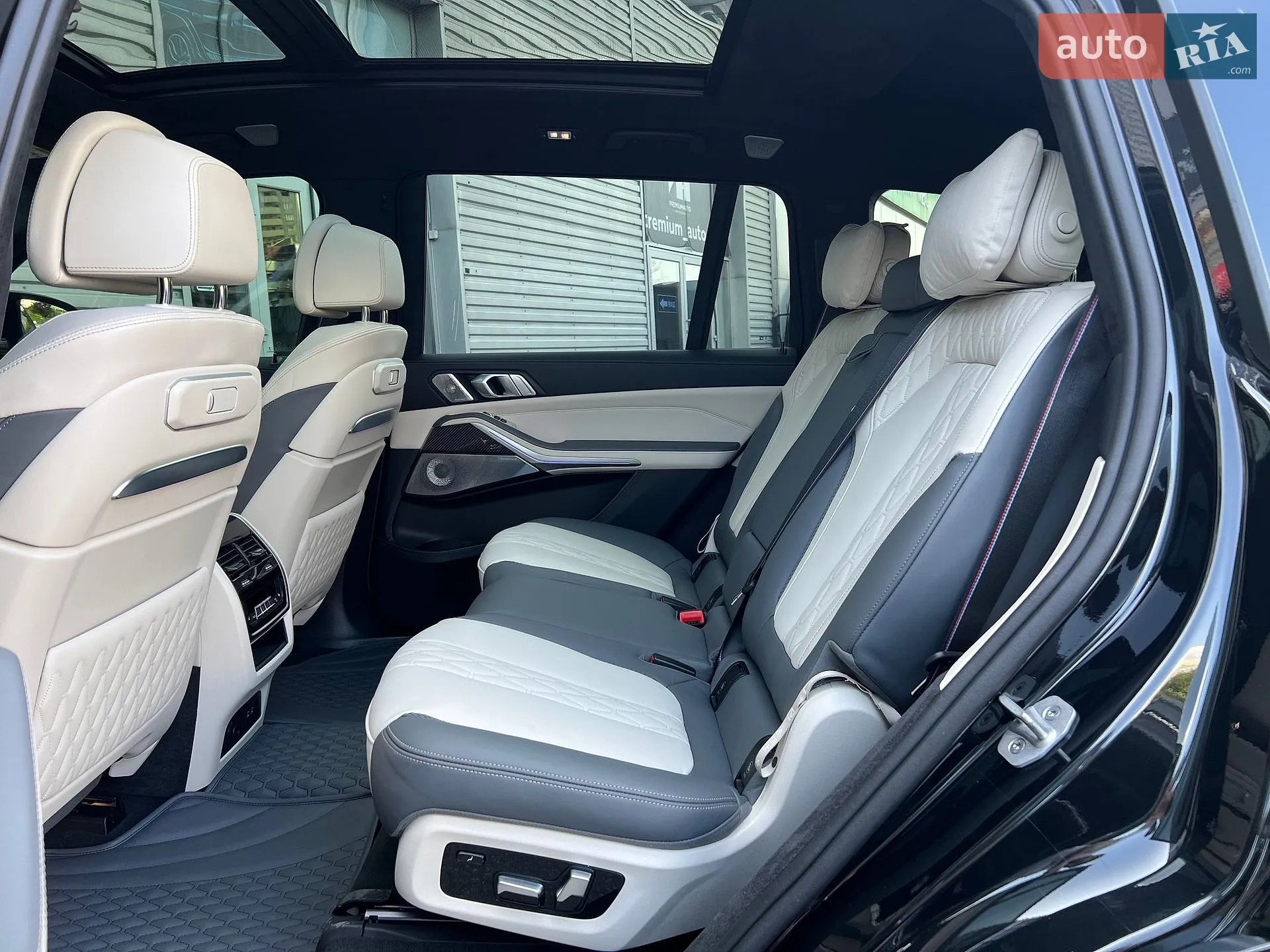 2025 BMW X7 - мініатюра 24