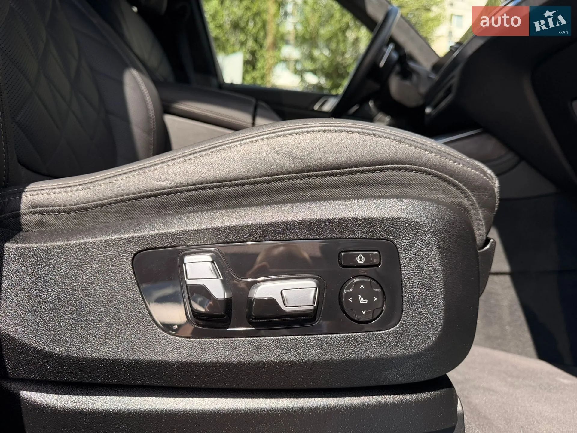 2022 BMW X7 - мініатюра 32
