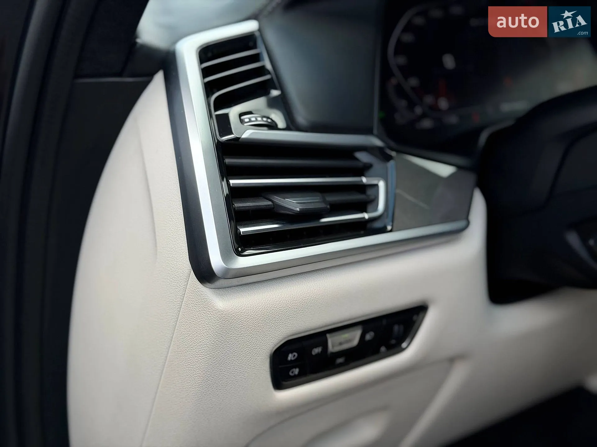 2021 BMW X7 - мініатюра 61