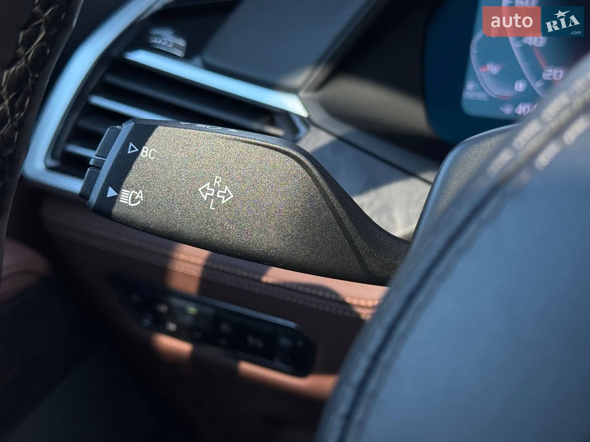 2020 BMW X7 - мініатюра 76