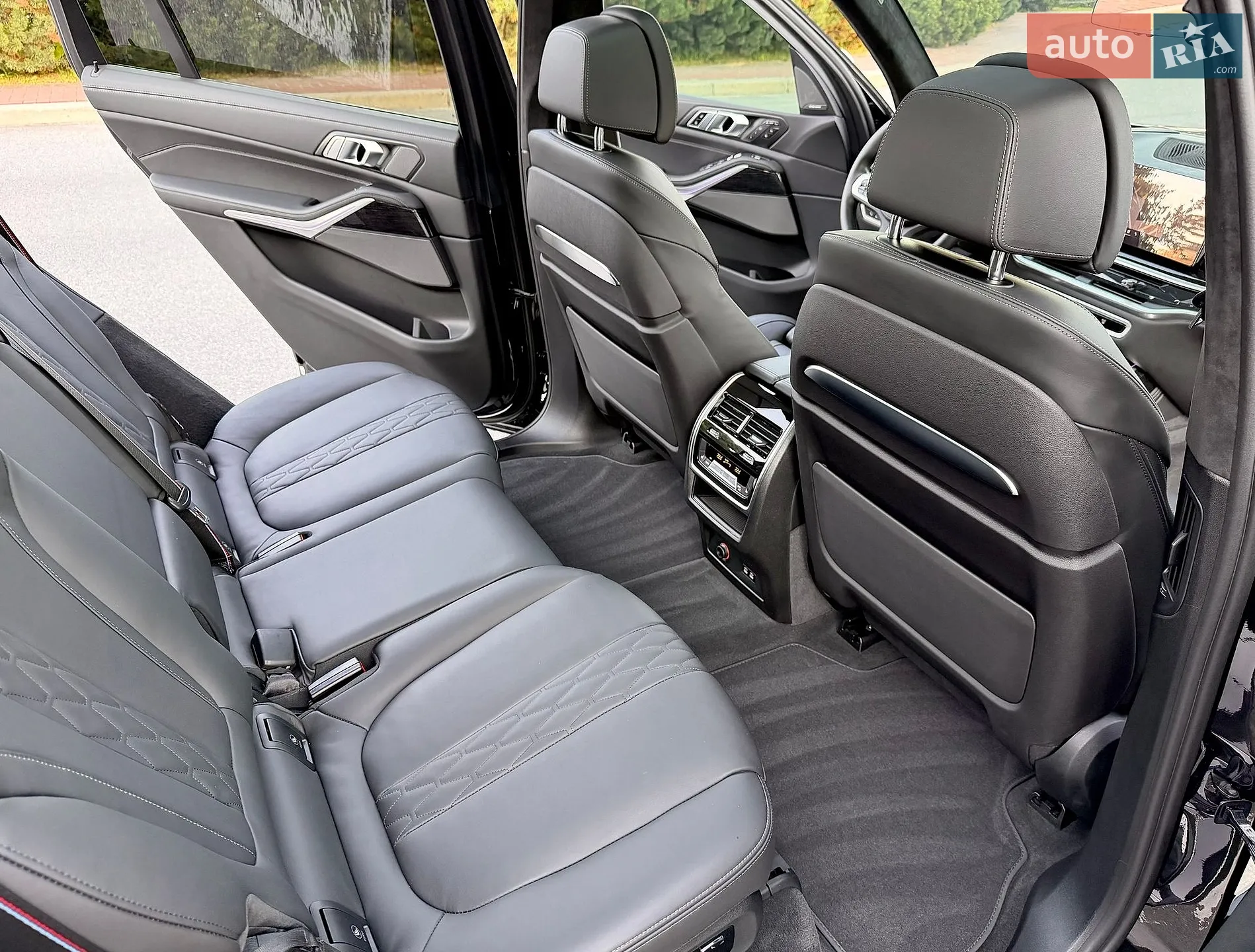 2023 BMW X7 - мініатюра 47