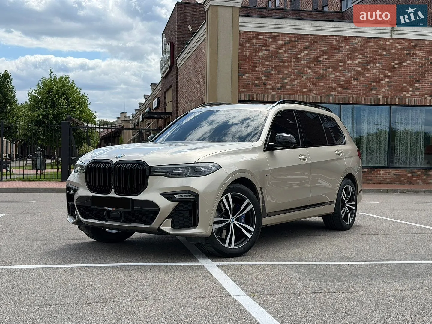 2019 BMW X7 - фото 1