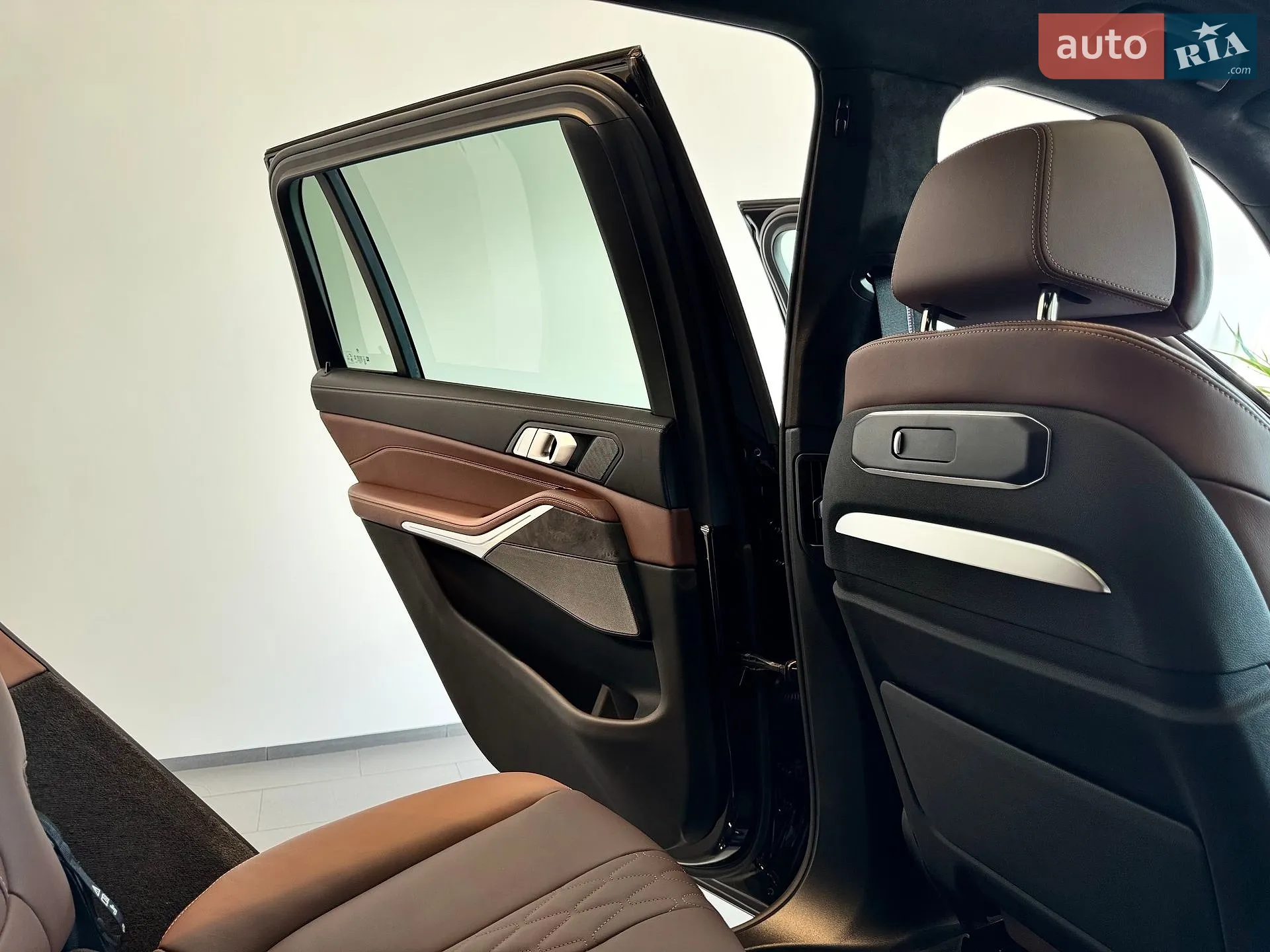2025 BMW X7 - мініатюра 30