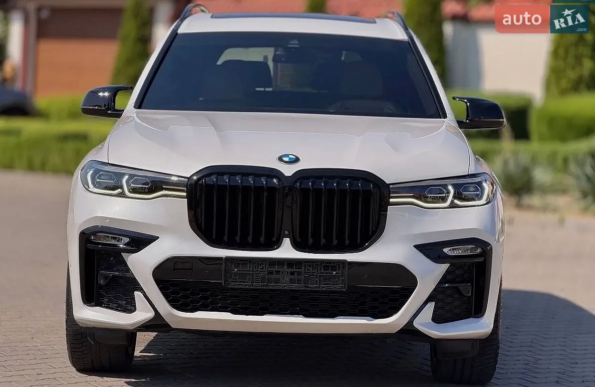 2022 BMW X7 - фото 1