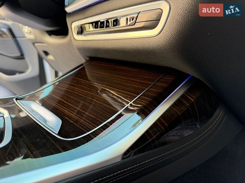 Внедорожник / Кроссовер BMW X7 2020 в Киеве